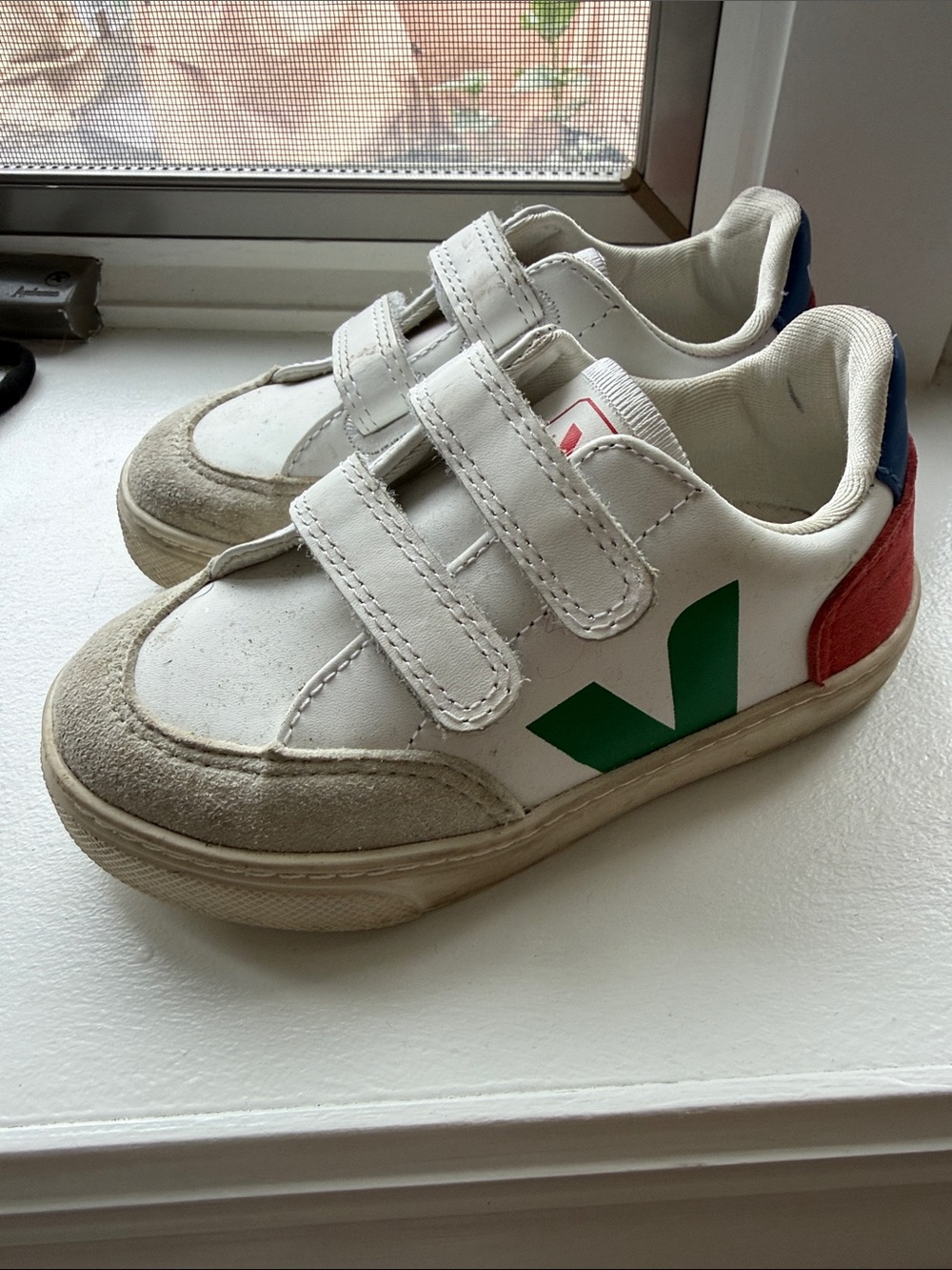 Veja Kids White Sneakers with Green Side EUR27